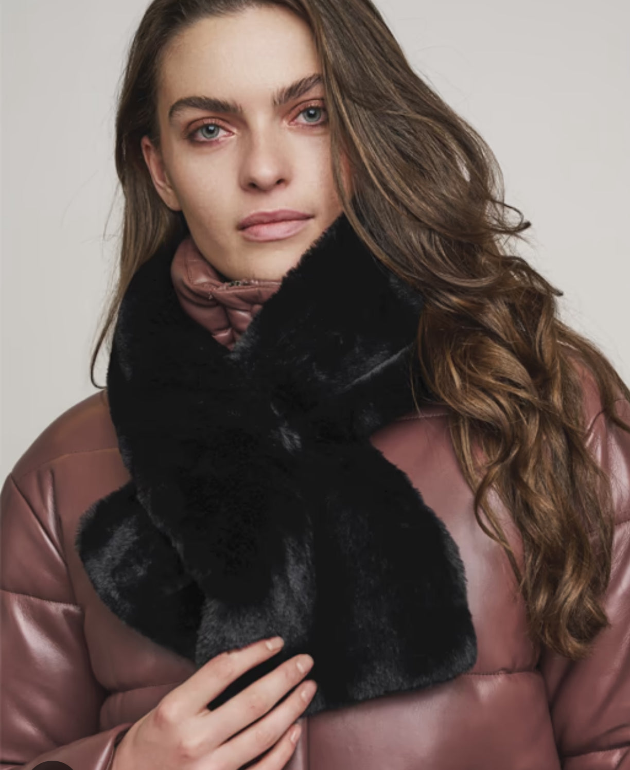 STIP FAUX FUR SCARF