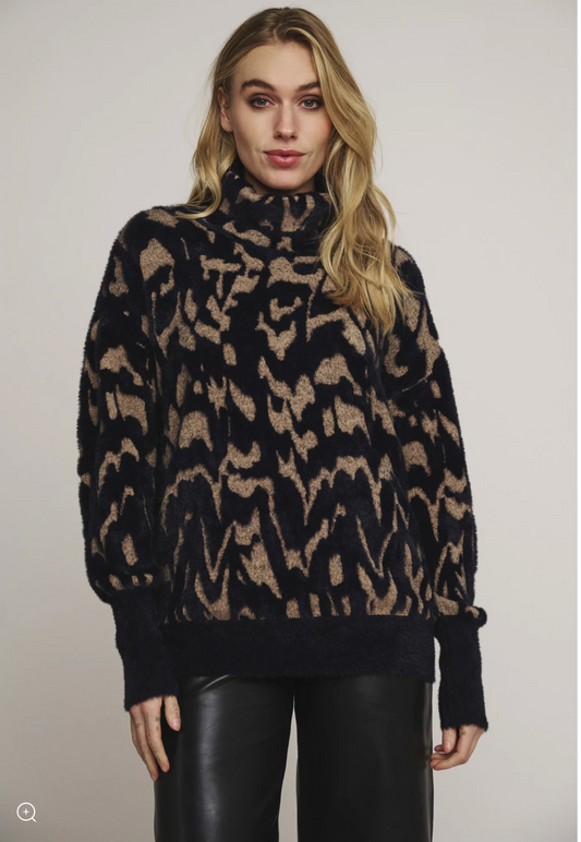 NAURA BOXY TURTLENECK SWEATER